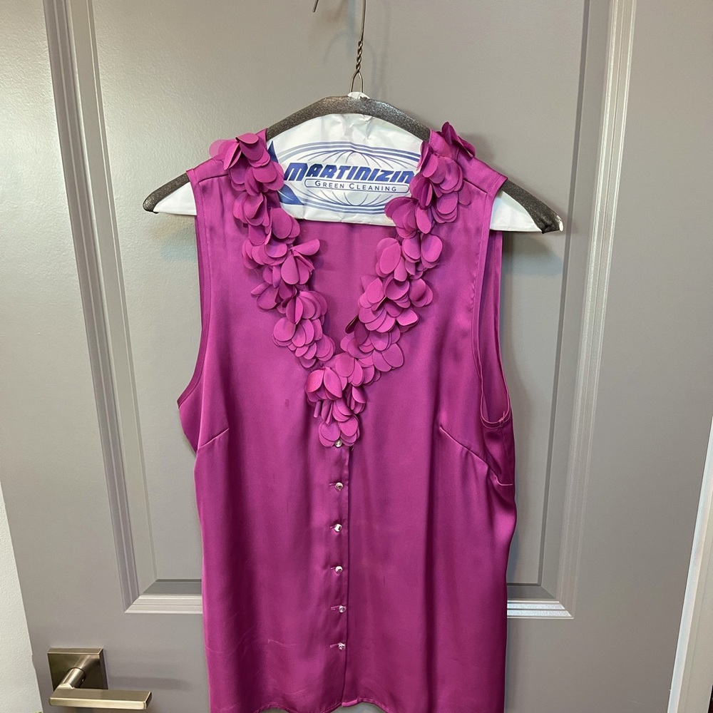 Dress top with ruffled collar